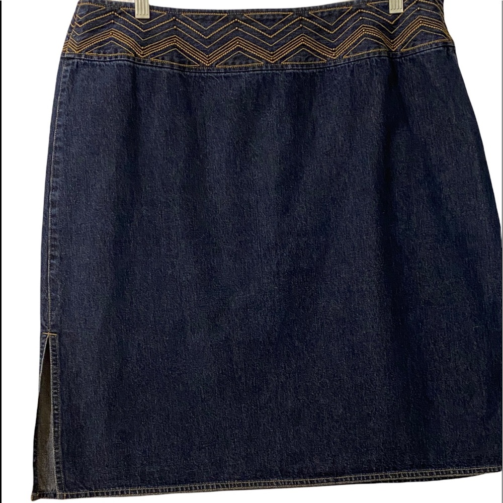 Liz Claiborne Women’s Size 16 Petite Denim Skirt Dark Wash Trim Design Side Zip